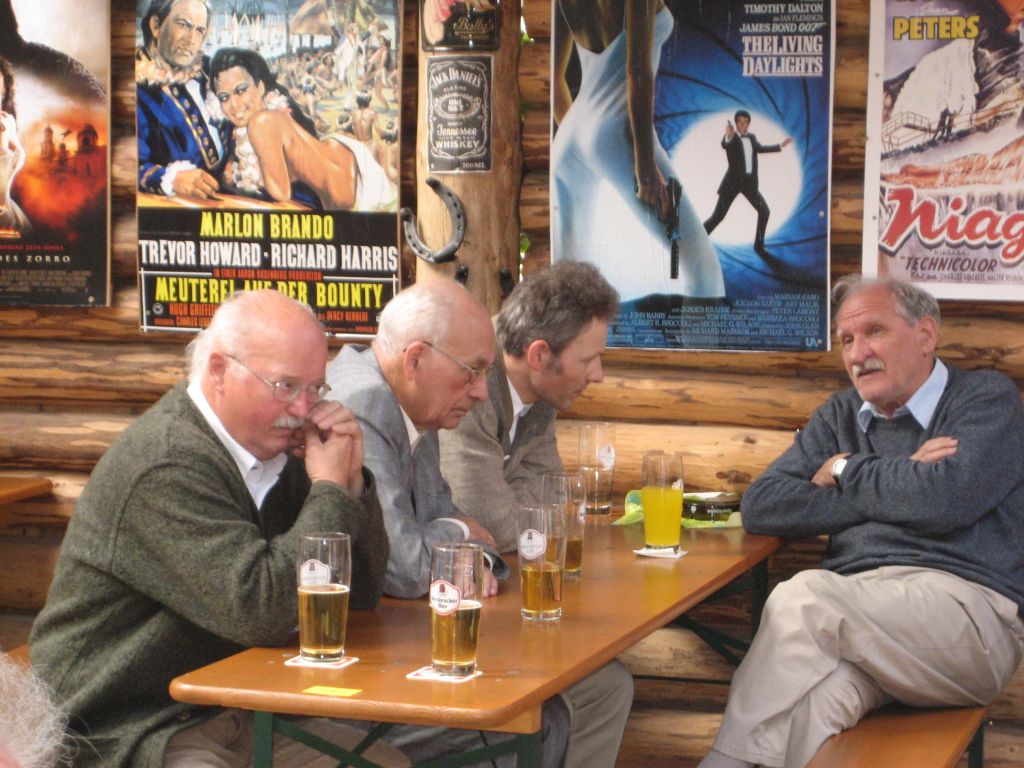 So. Biergarten,  Volk