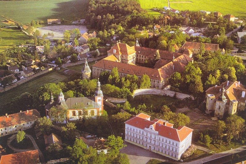Schule+Kirche